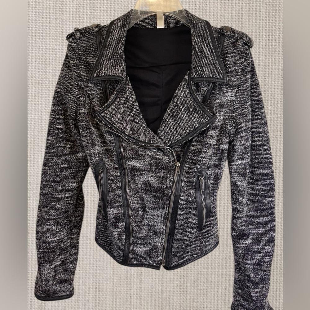 Black and Gray Faux Leather Trim Y2K Fitted Zipper XHILARATION Jacket Sz. M